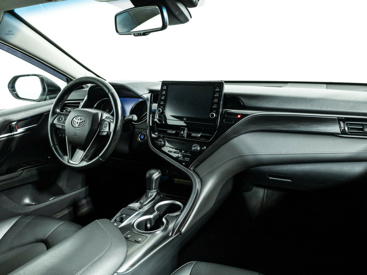 Toyota Camry 2021