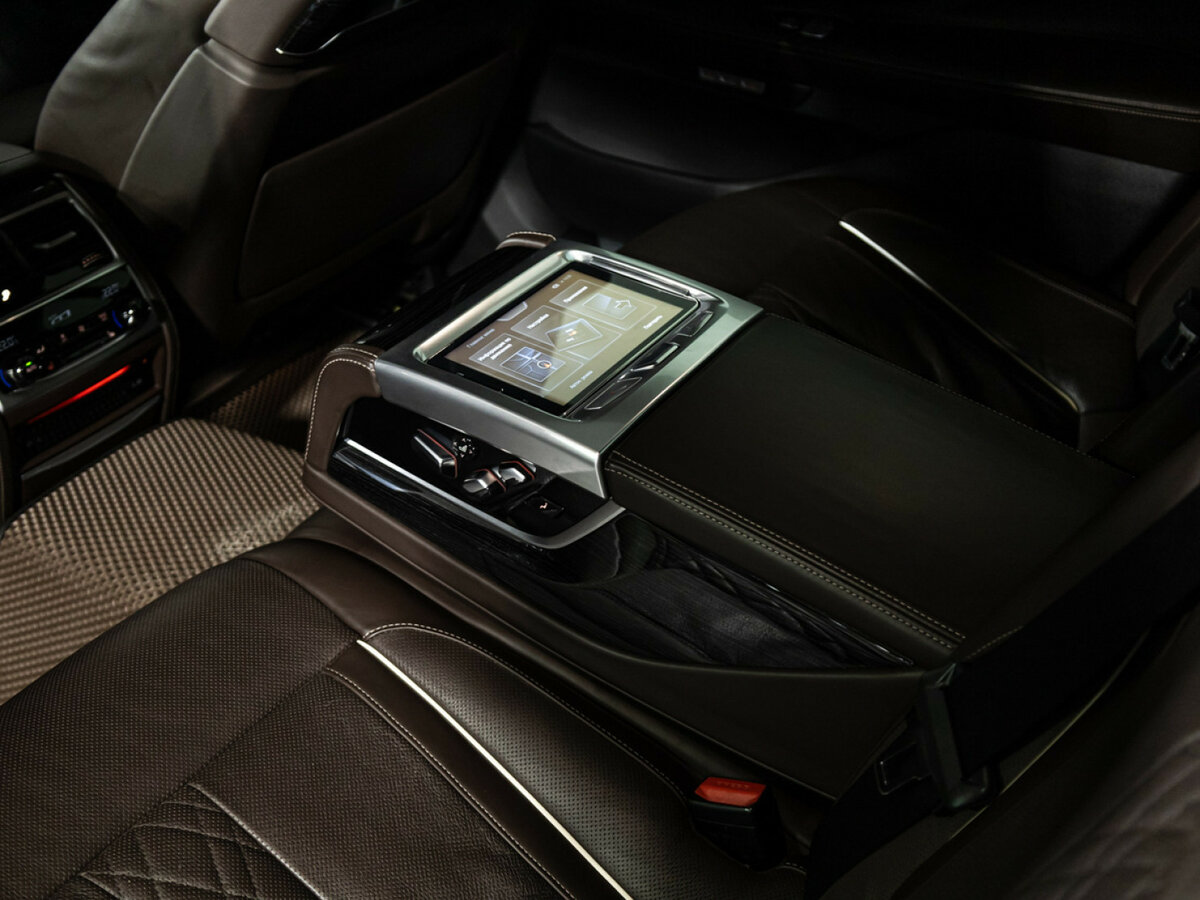 BMW 7 серии 2016