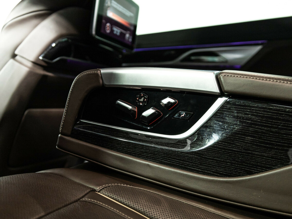 BMW 7 серии 2016