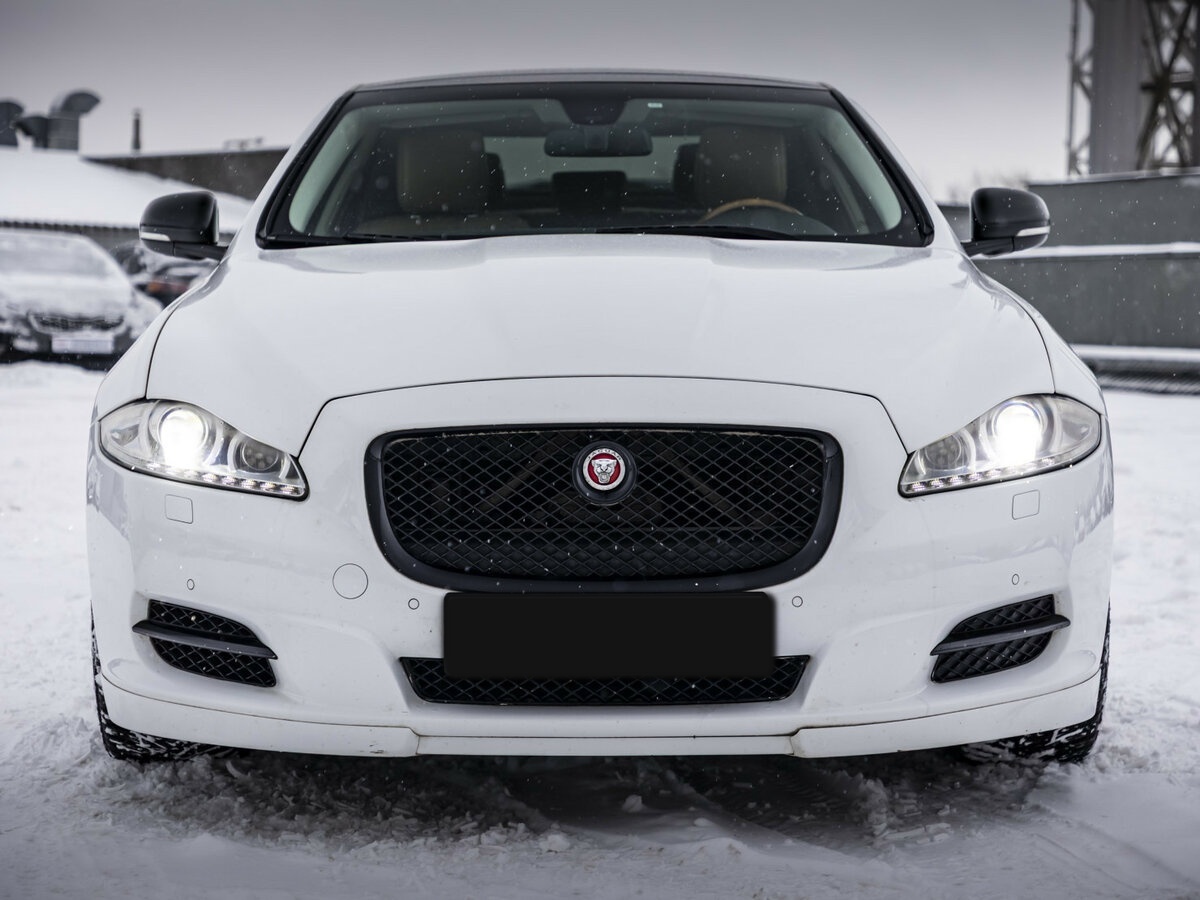 Jaguar XJ