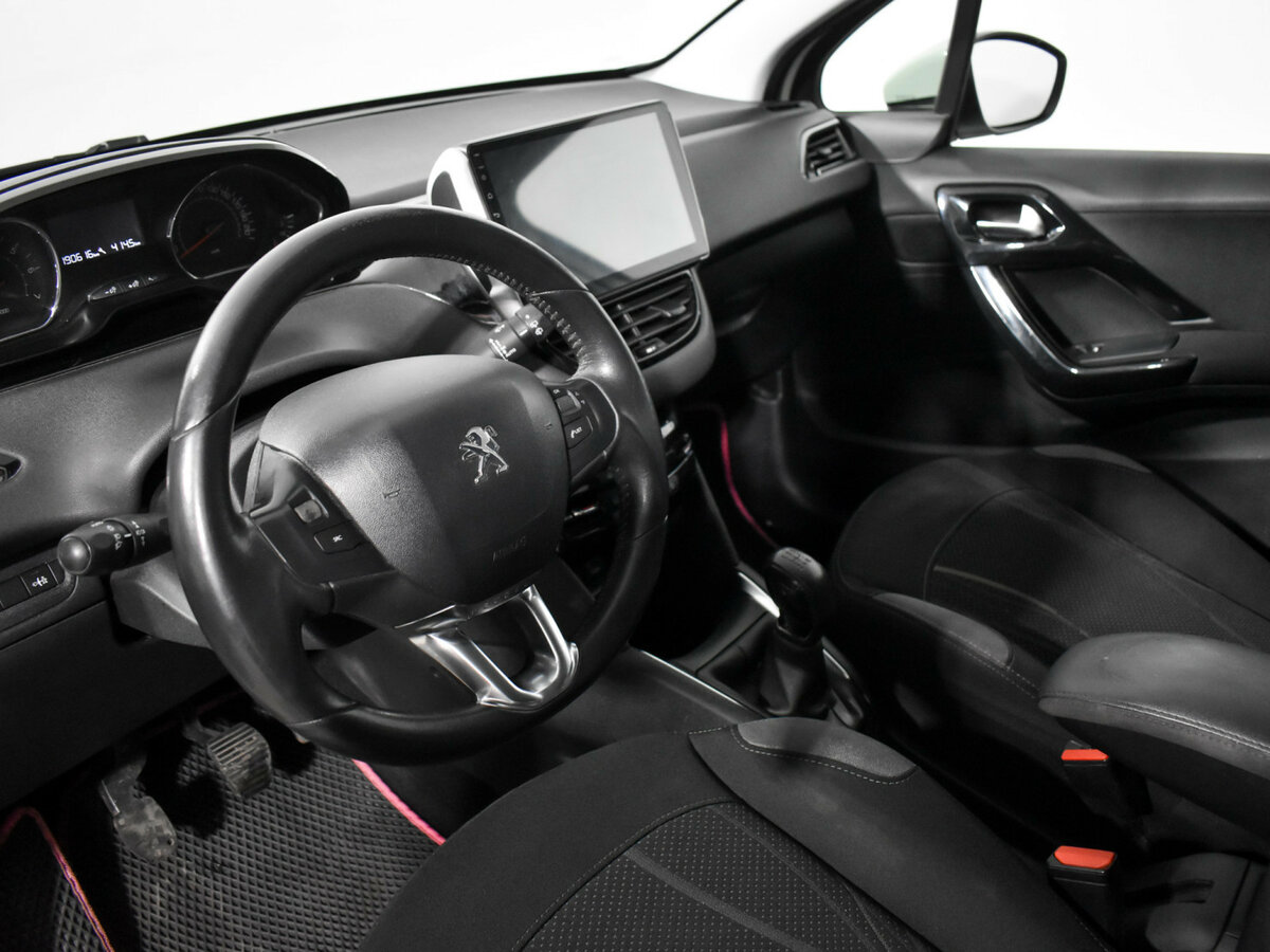 Peugeot 208 2013