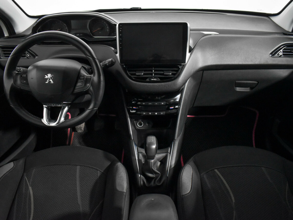 Peugeot 208 2013