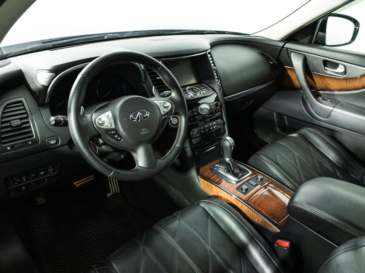 Infiniti QX70