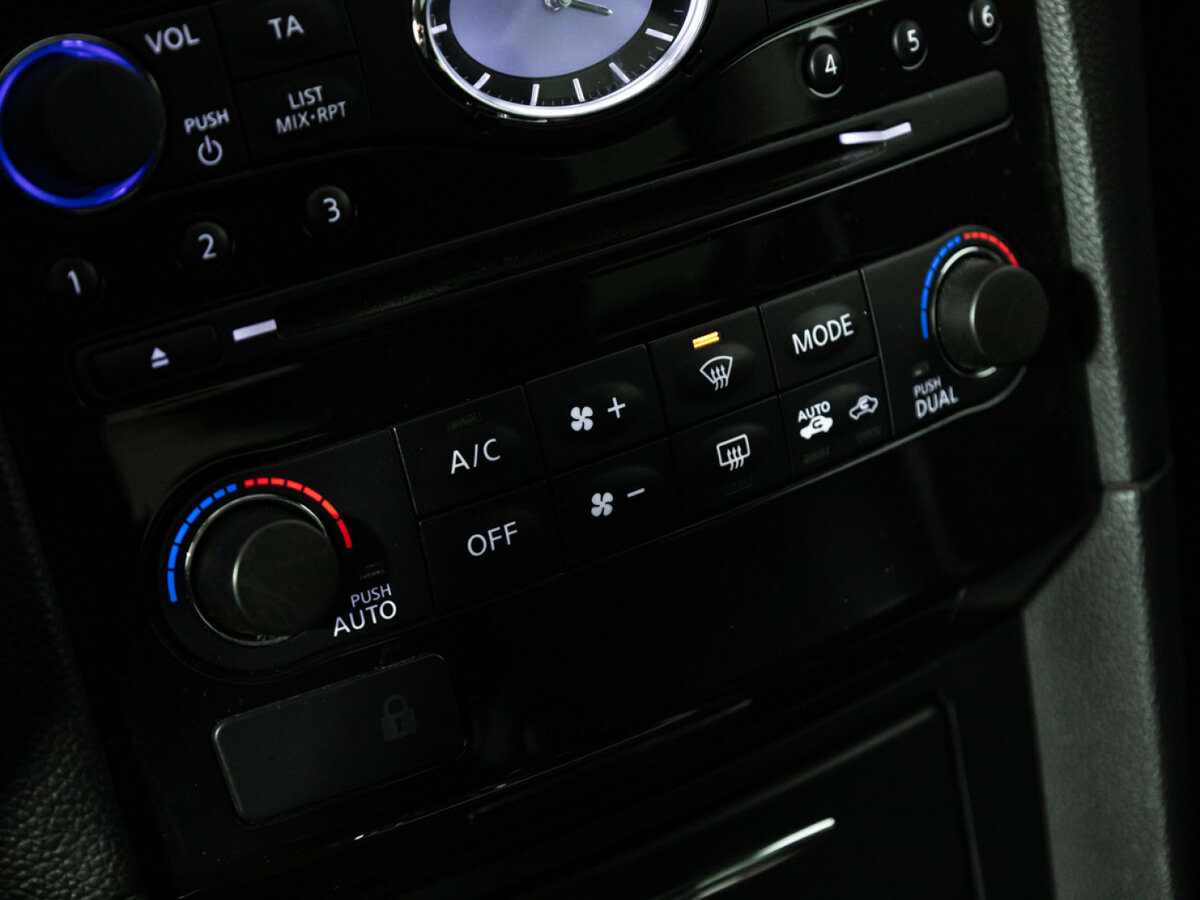 Infiniti QX70 2014