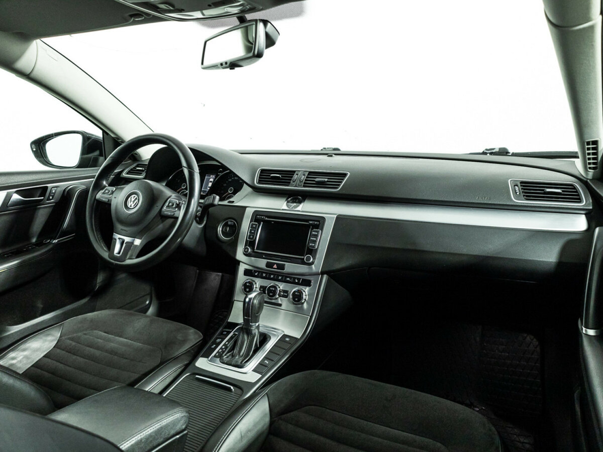 Volkswagen Passat 2011