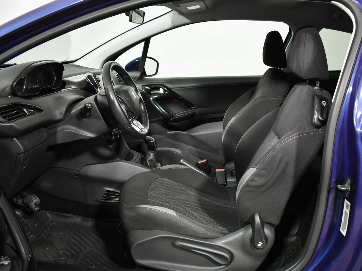 Peugeot 208 2013