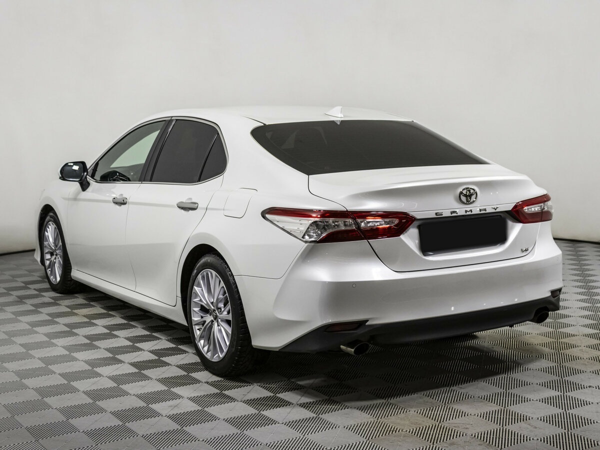 Toyota Camry 2018