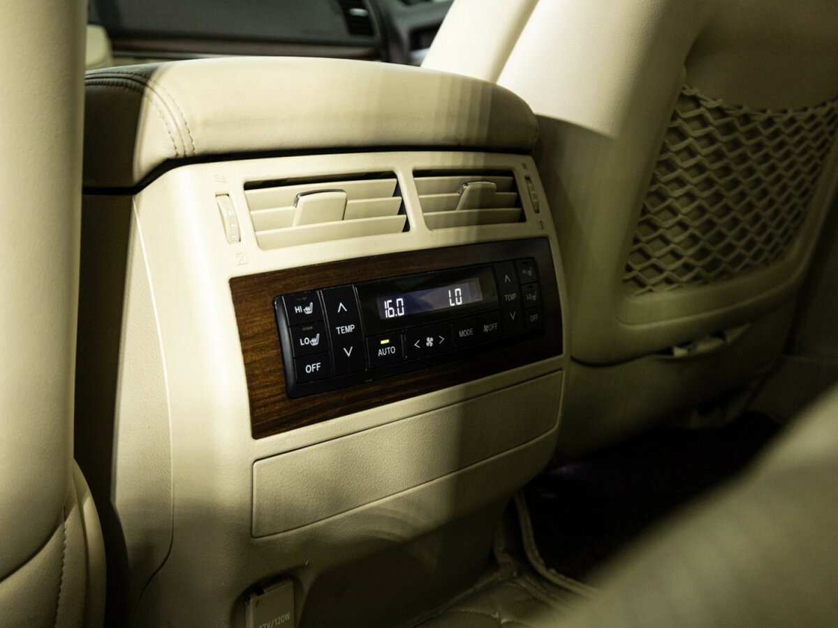 Toyota Land Cruiser 2015