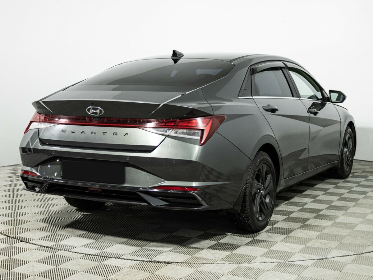 Hyundai Elantra 2022