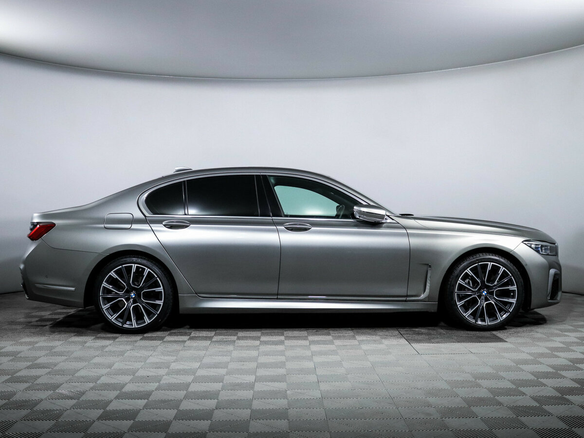 BMW 7 серии 2020