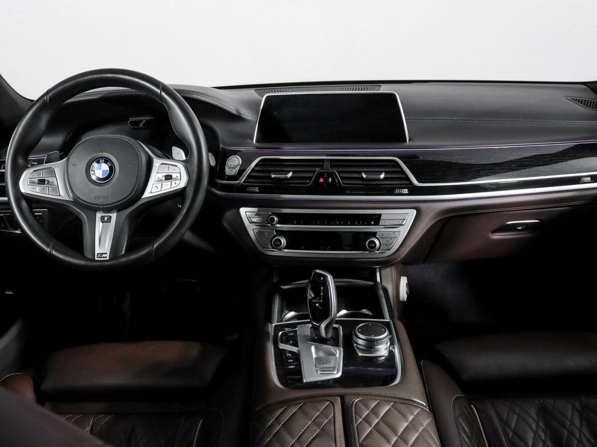 BMW 7 серии 2020