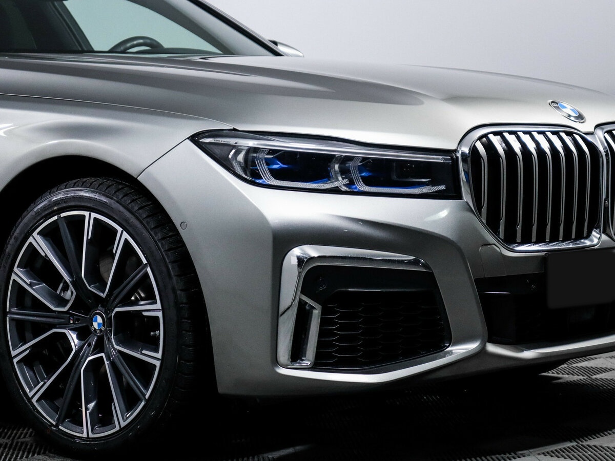 BMW 7 серии 2020