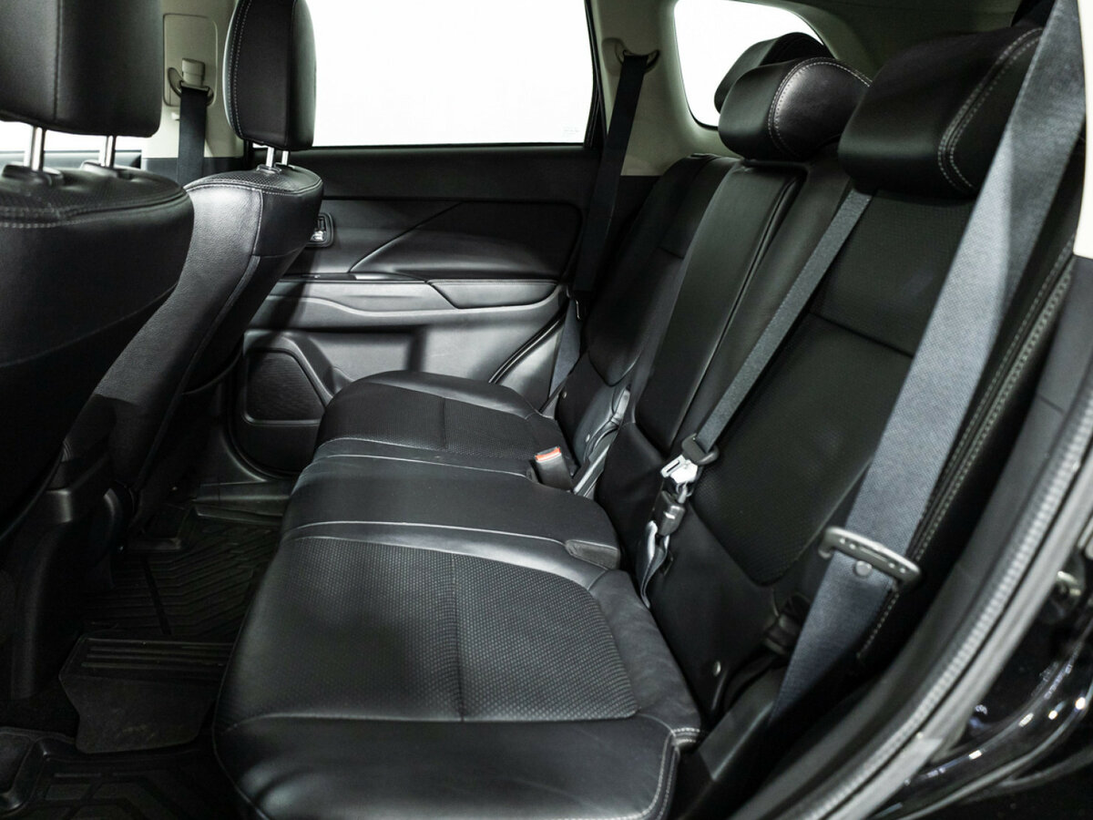 Mitsubishi Outlander 2016