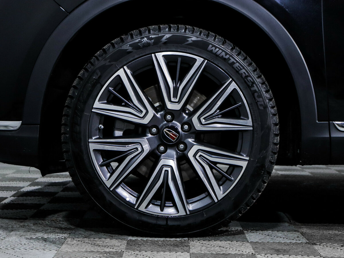 Hongqi HS5