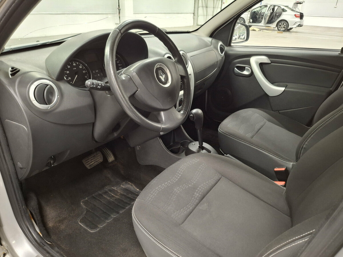 Renault Sandero 2013